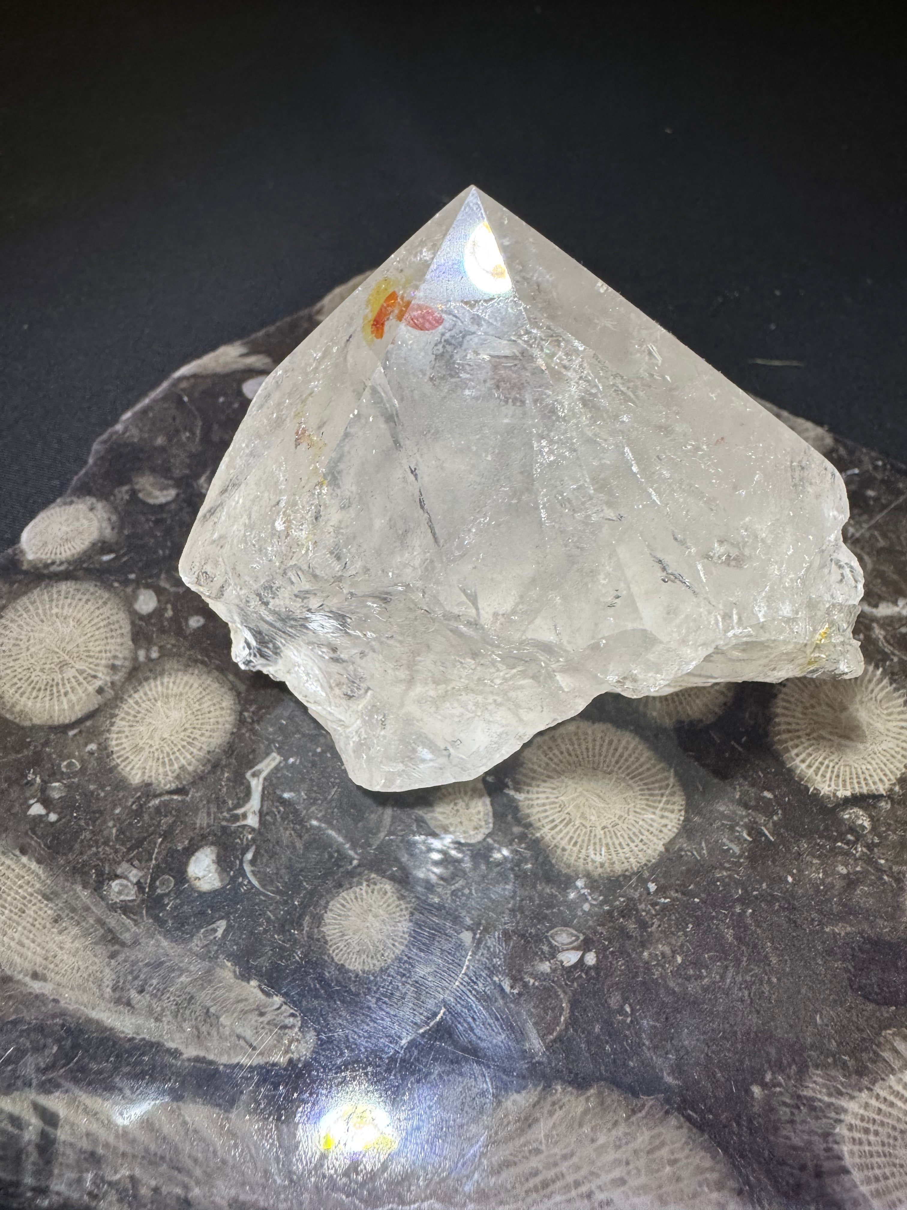 Clear Quartz Cut Base Poibt