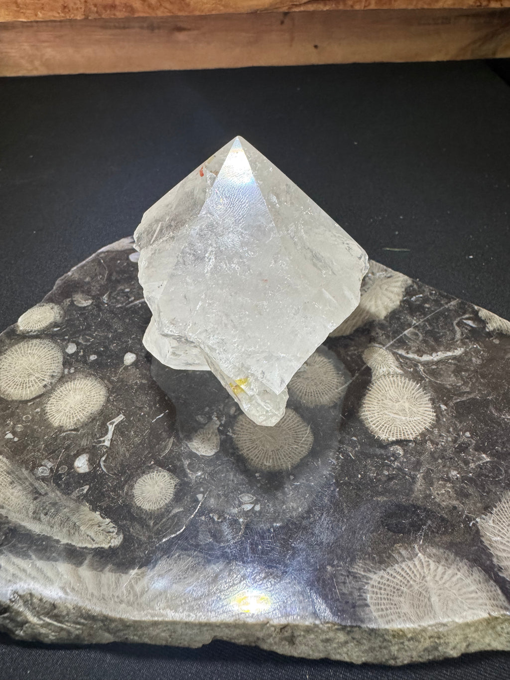 Clear Quartz Cut Base Poibt