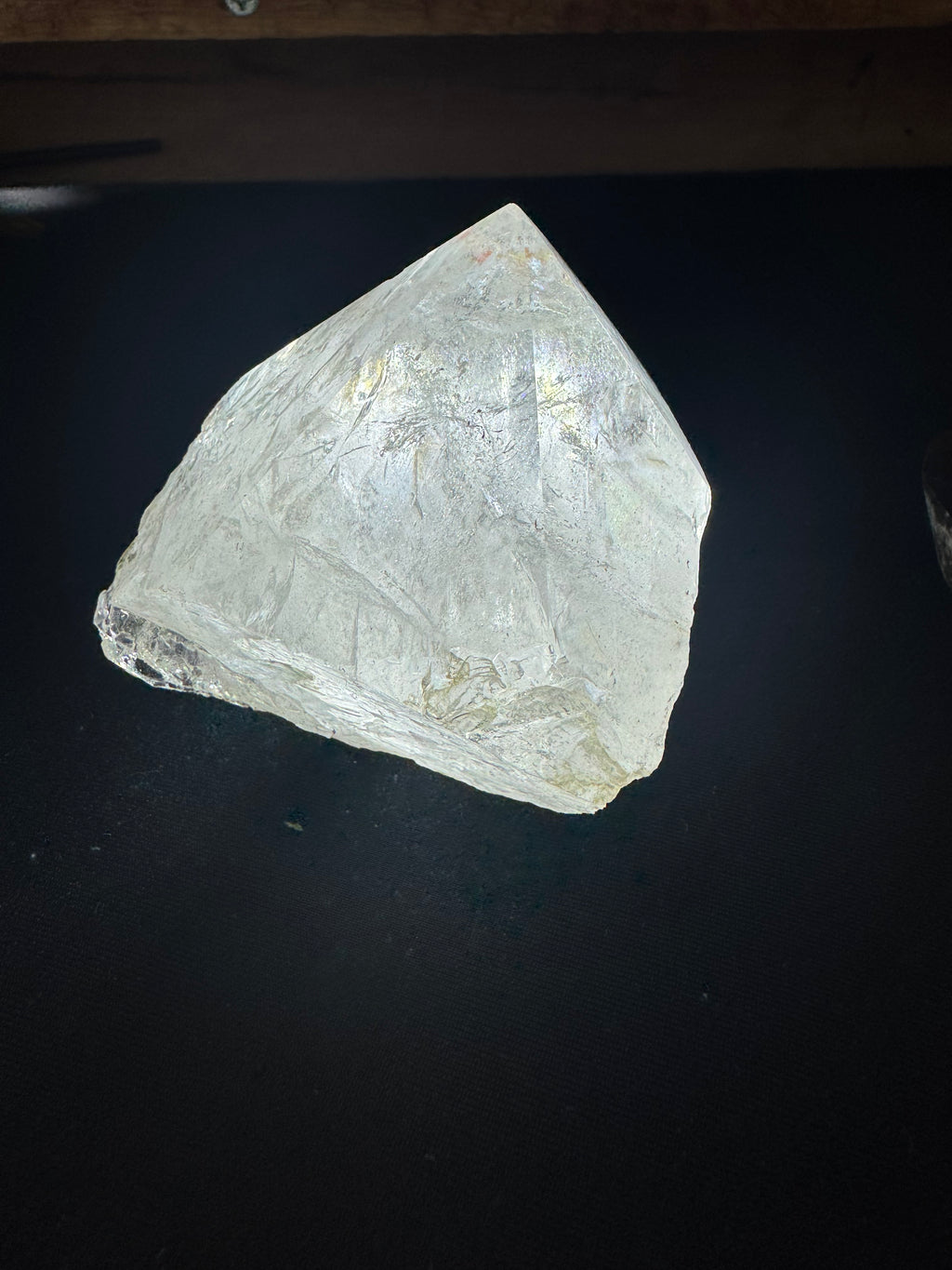 Clear Quartz Cut Base Poibt