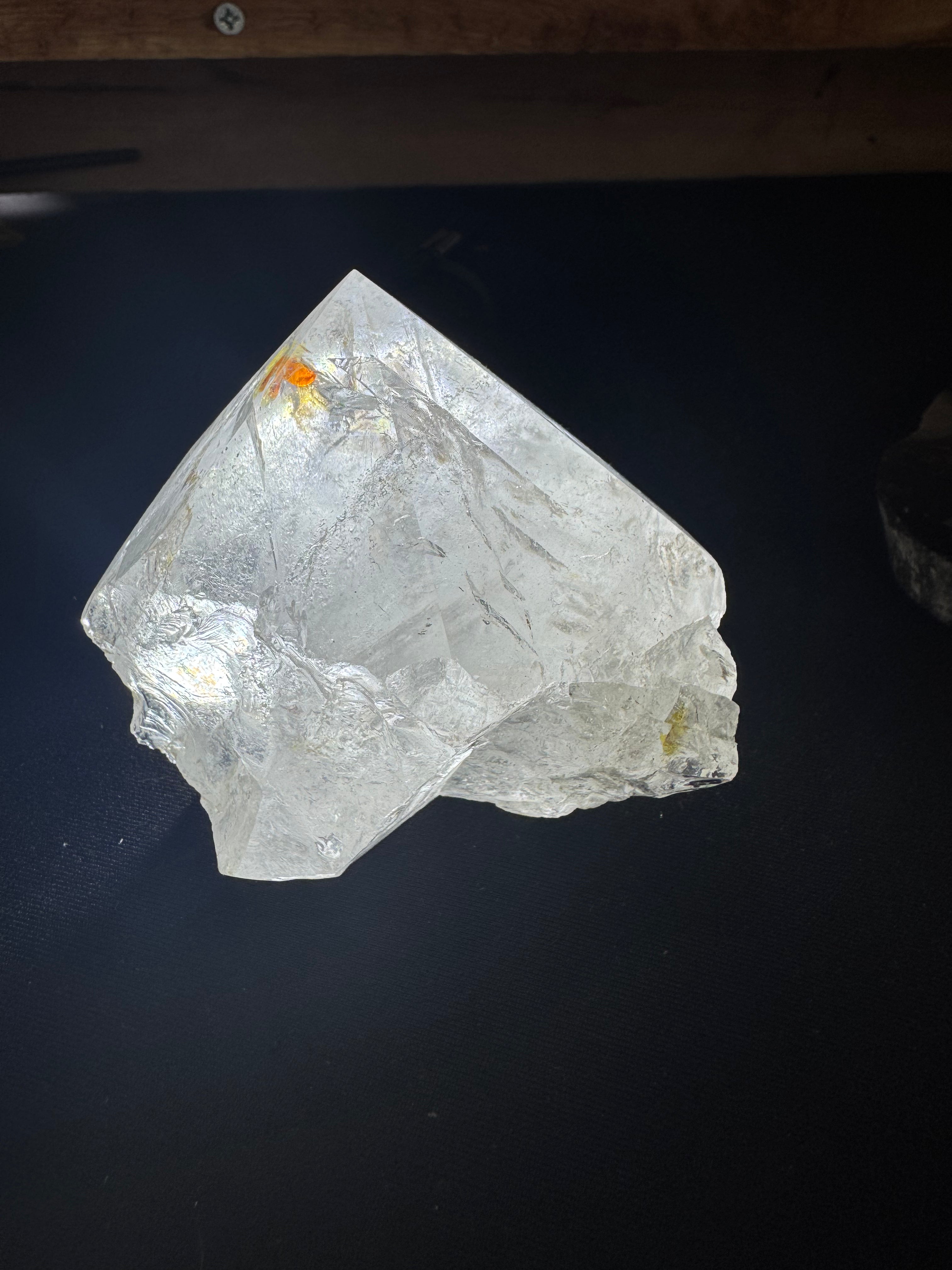 Clear Quartz Cut Base Poibt